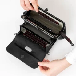 Hot Aunts & Uncles Mrs. Whoopie Pie Shoulderbag / Clutch black smoke