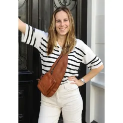 Clearance Bear Design Han Crossbody cognac