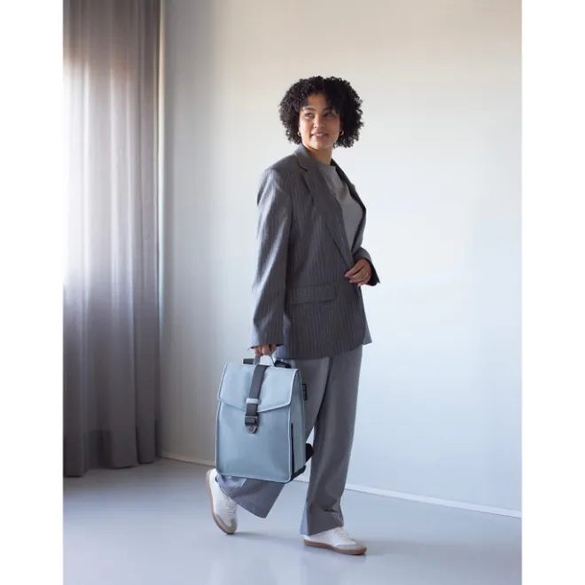 Clearance Bold Banana Beyond Bold Envelope Backpack blue-black