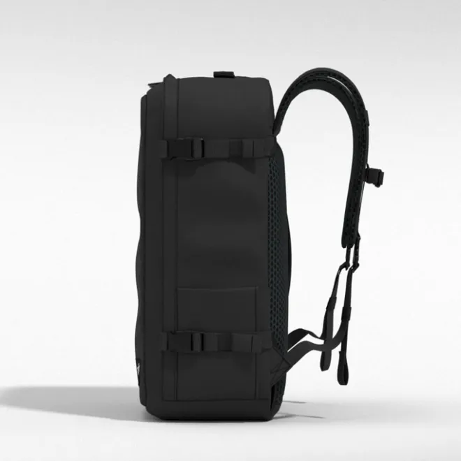Discount CabinZero Classic Plus 42L absolute black