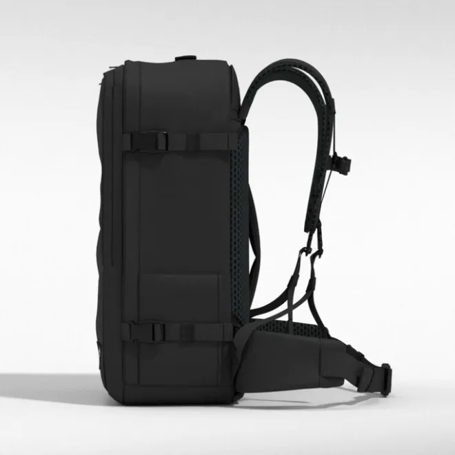 New CabinZero Classic Pro 42L absolute black