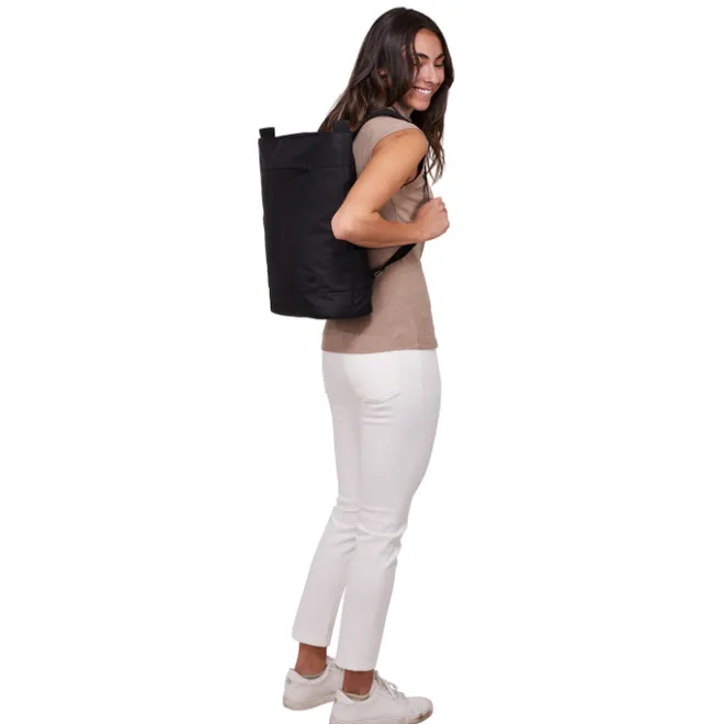 Clearance Case Logic Invigo Eco Convertible Tote black