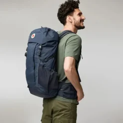 Discount Fjallraven Abisko Hike 35 S/M patina green