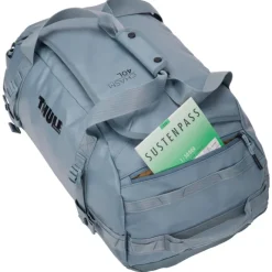Clearance Thule Chasm Duffel 40L pond
