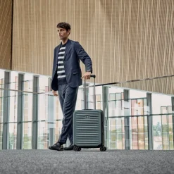Discount Victorinox Airox Advanced Global Carry-On black